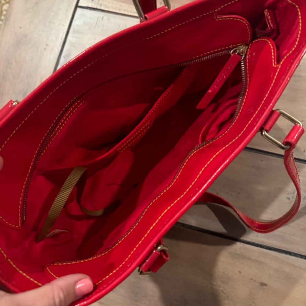 Dooney and Bourke red purse - Picture 4 of 5